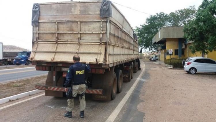 AÇAILÂNDIA - Bandidos roubam dinheiro e cerveja de caminhoneiros na BR-010 